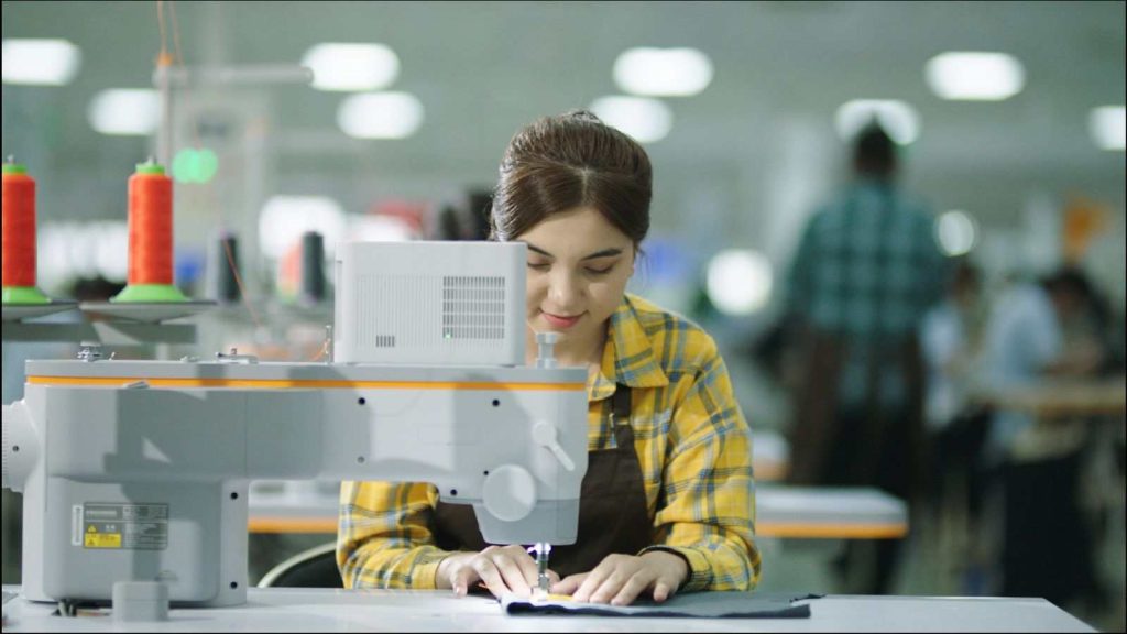 Perkembangan Teknologi Kecerdasan Buatan di Industri Indonesia